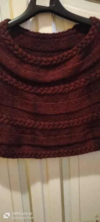 Coprispalle fatto a mano ai ferri