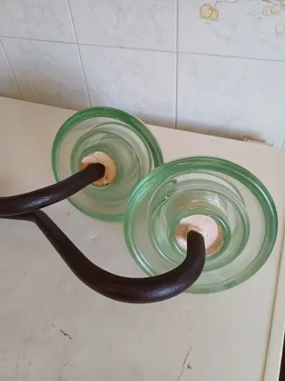 Pareja de Jicaras,Aisladores de poste