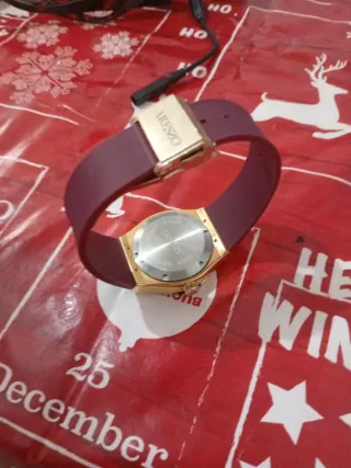 Reloj Arreso Mujer Oro y Morado Resistente Agua