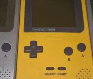 Nintendo Game Boy Pocket Plata y amarilla