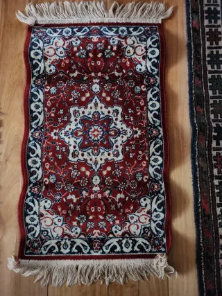 Alfombra de pasillo roja y beige 90cm x 258cm+otra