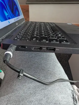 Dell 5300 i5 8gen 8 RAM 256 SSD Vpro