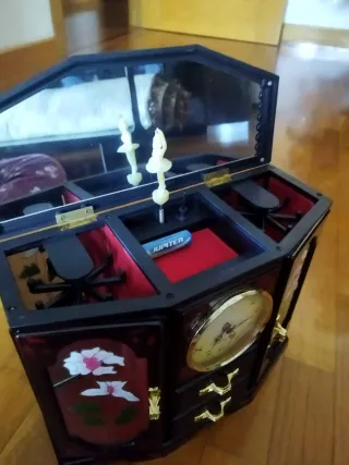 Joyero musical con reloj