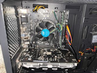 PC Gaming MSI con luces LED