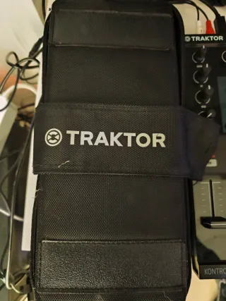 Controlador DJ Traktor Kontrol X1