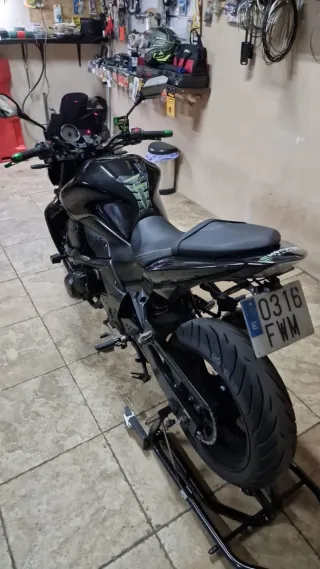 Kawasaki Z 750 Negra