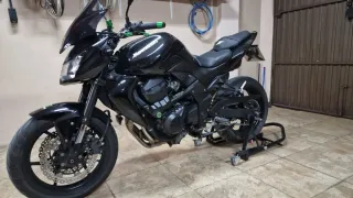 Kawasaki Z 750 Negra