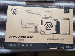 PS5 slim + monitor MSi + 13 juegos + lector PS5