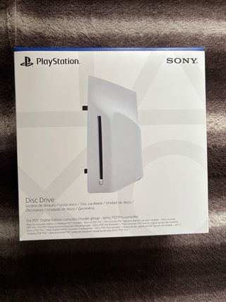 PS5 slim + monitor MSi + 13 juegos + lector PS5