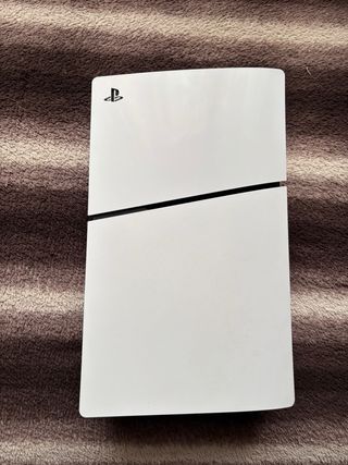 PS5 slim + monitor MSi + 13 juegos + lector PS5