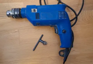 Taladro percutor azul