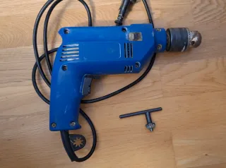 Taladro percutor azul