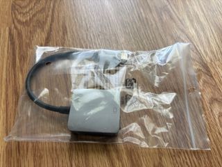 Adaptador USB-C a VGA Aluminio Amazon Basics