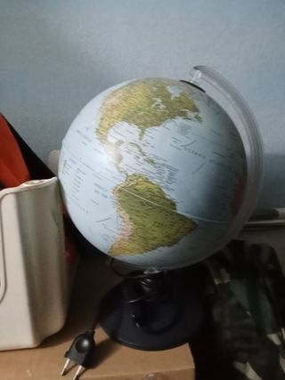 Globo Terraqueo con Luz( Nuevo 35€)