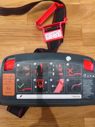 MIFOLD silla elevador infantil ultra compacta