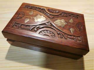 Cajita joyero madera con detalles dorados