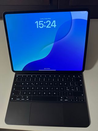 iPad Pro 13” + Magic Keyboard
