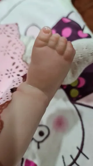 Preciosa bebé reborn cuerpo completo