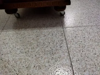 Baúl De Madera Tallado Color Avellana