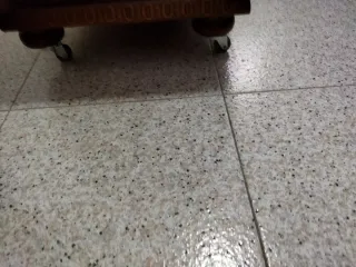 Baúl De Madera Tallado Color Avellana