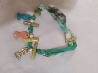 Collar Bimba y Lola con peces y abalorios