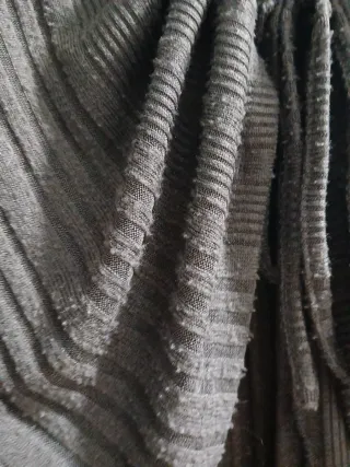 Top negro manga larga fruncido