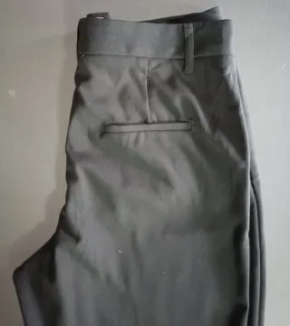 Pantaloni neri a palazzo