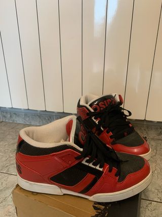Zapatillas Osiris Rojas y Negras