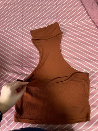 Top marrón cuello alto talla M