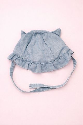 Vestido y gorro de mezclilla con oso