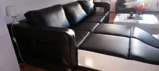 Sofá Chaiselonge moderno piel sintética negro y bl