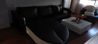 Sofá Chaiselonge moderno piel sintética negro y bl