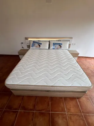 Cama Completa LED + Mesitas + Somier