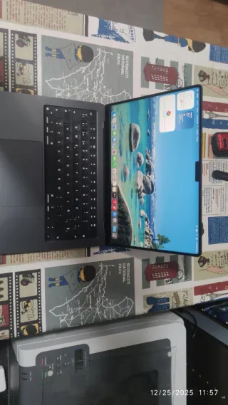 MacBook Pro Apple M3 Pro 12 Núcleos