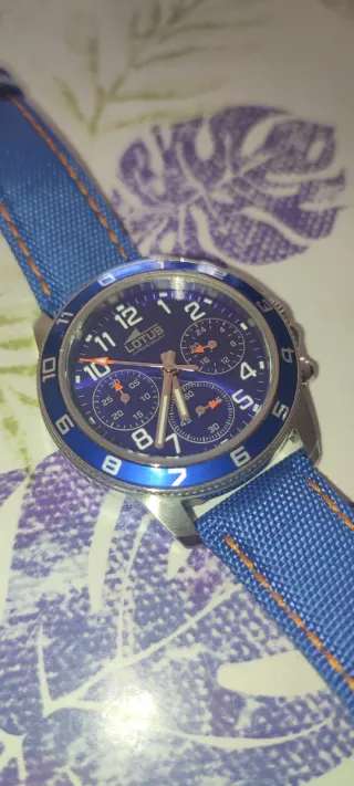Reloj Lotus para niño con pulsera azul