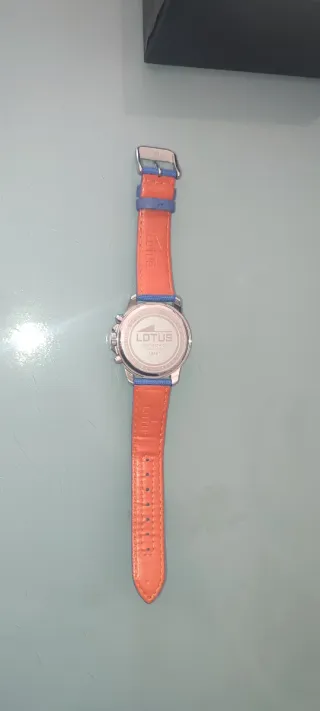 Reloj Lotus para niño con pulsera azul