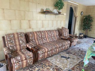 Sofás de tela y madera