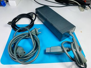 Xbox 360 Fat 250 GB + 1 Mando