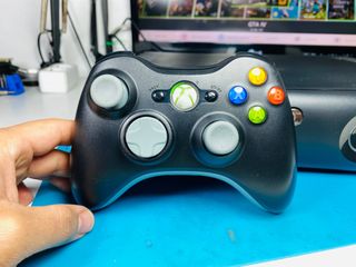 Xbox 360 Fat 250 GB + 1 Mando