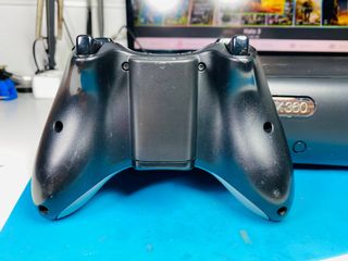 Xbox 360 Fat 250 GB + 1 Mando