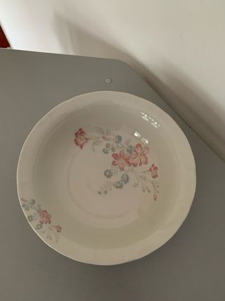 Ciotola in porcellana con fiori