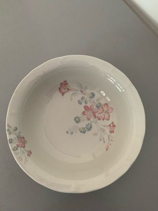 Ciotola in porcellana con fiori
