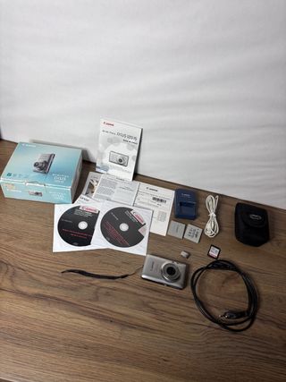 Canon Ixus 120 IS Plata