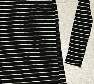 Vestido de rayas blanco y negro