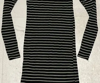 Vestido de rayas blanco y negro