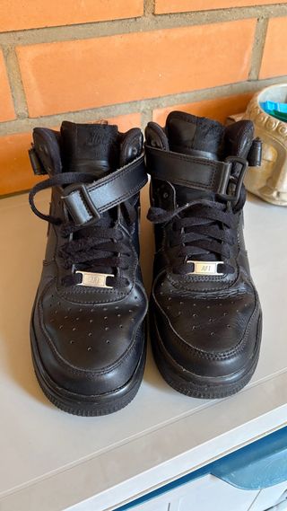 Nike Air Force 1 Mid '07 Negras