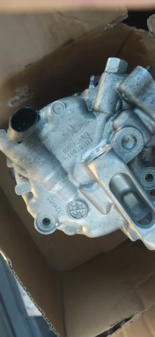 Compresor A/C VW AG 300 816 803 B Mahle DH5