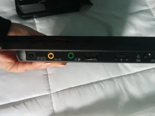 Doble DVD Portátil Axton + Accesorios