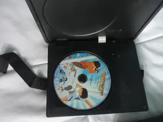 Doble DVD Portátil Axton + Accesorios