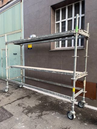 Andamio europeo metálico con ruedas